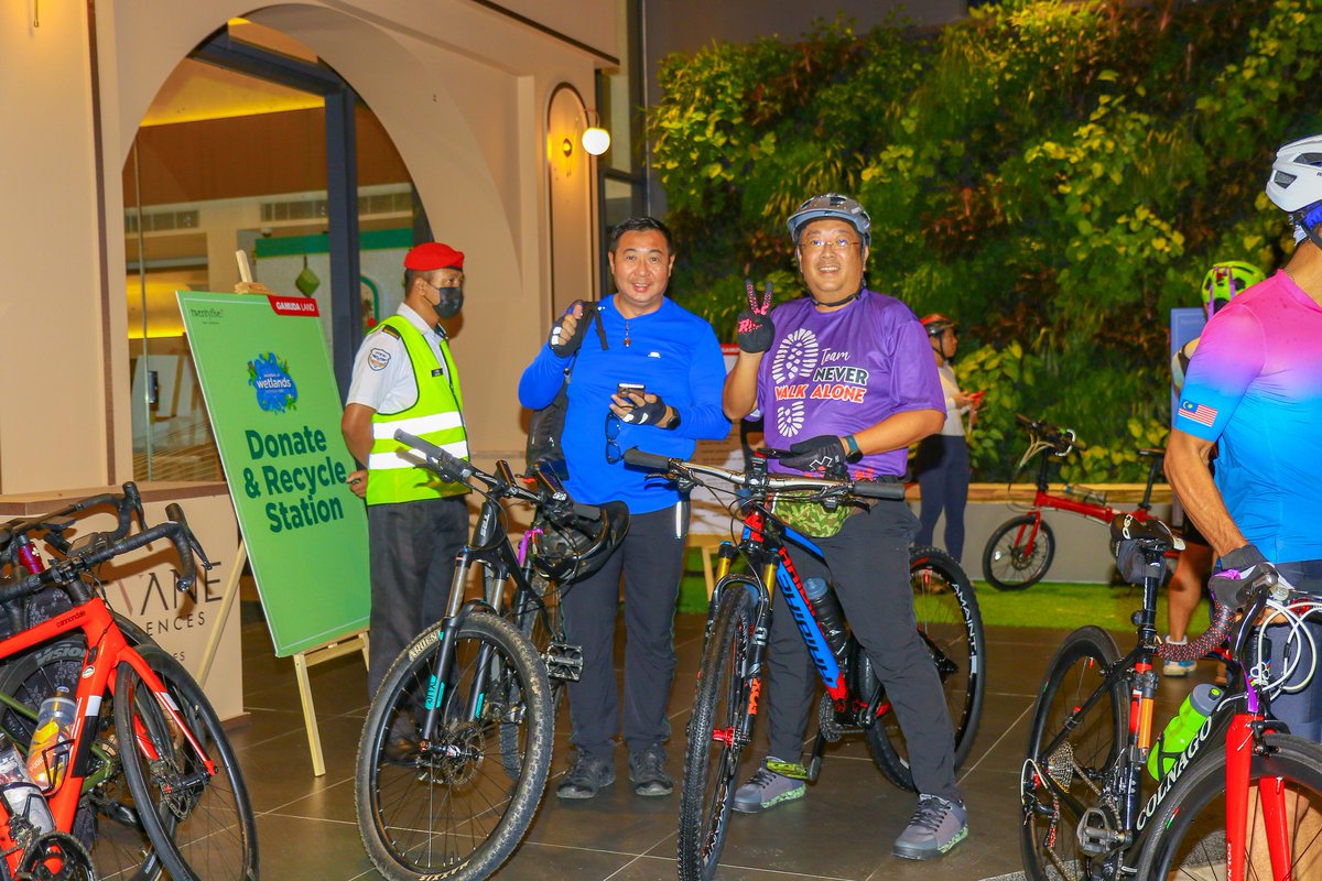 mat4g13's tweet photo. Mission 1,000,000kM

Gamuda Cove, 21st May 2023 - Ride With Hope, a movement initiated by passionate local cyclists, proudly launches its latest campaign with an audacious goal: achieving a distance of 1,000,000 kilometers per week through cycling. 

… https://t.co/UoWUA7d1Fm