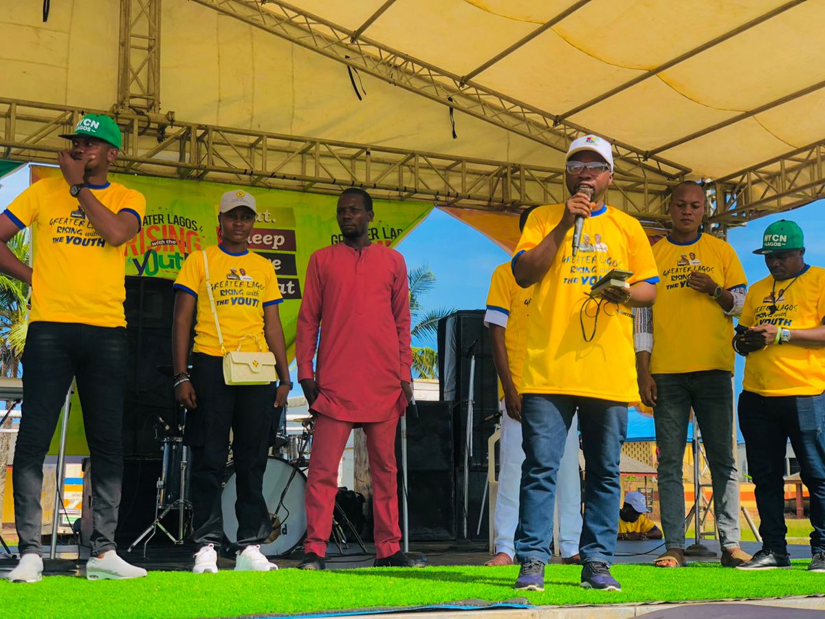 AshadeJanitor's tweet photo. On May 21, 2023, as a representative of the Badagry Division Youth, I had the privilege to present a position paper to the Governor during the Youth Carnival Program. This event was part of the series of programs organized in anticipation of the Governor's swearing-in. https://t.co/0xw29Lmcud