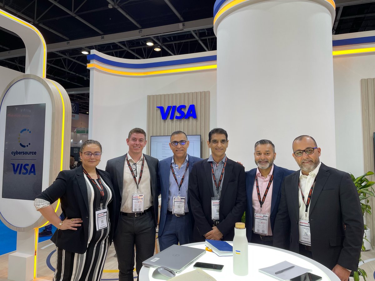 Our incredible Visa team is ready to welcome you at @seamlessMENA. 👋🏼 👋🏼 #SeamlessDXB