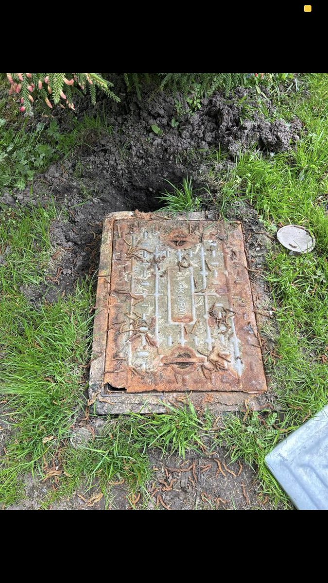 Manhole cover replacement carried out in Cheadle #manholecover #drainagesolutions #drainsfast #drainage