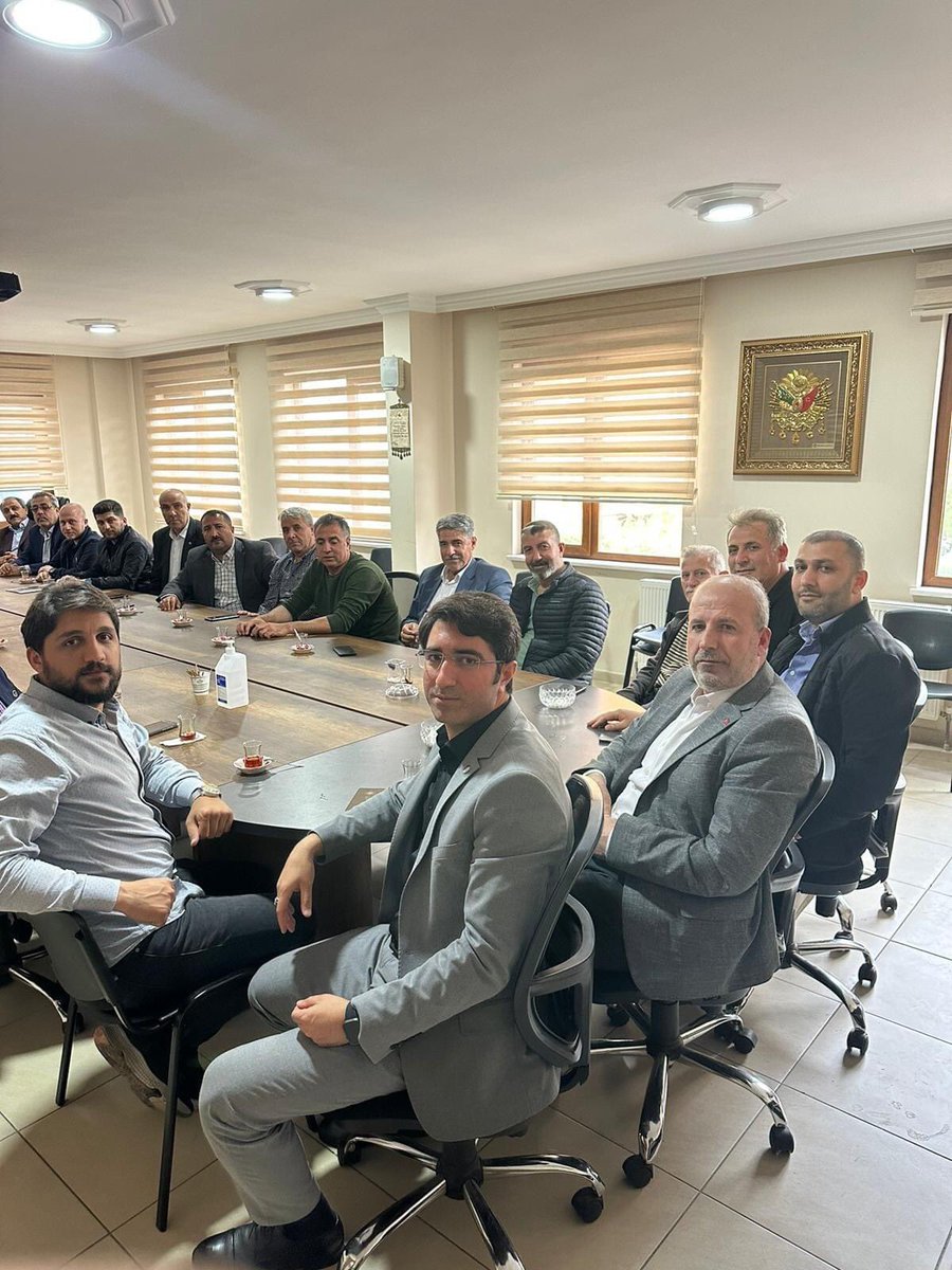 MusilderBursa's tweet photo. 7.Olağan Genel Kurul toplantımız sonrasında yeni seçilen yönetim kurulumuz ile tanışma ve istişare toplantımızı gerçekleştirdik.Hemşerilerimiz ve insanlık yararına edindiğimiz büyük tecrübe ve ilk günkü heyecanla çalışmaya,faydalı hizmetler yapmaya vakit kaybetmeden devam ediyorz https://t.co/AwEW3FTx4d
