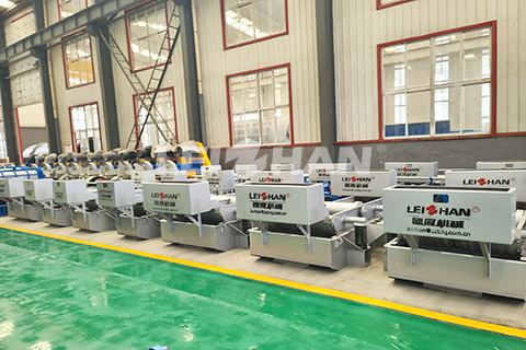 WongBob2's tweet image. #VibratingScreen
Self-Cleaning Vibrating Screen In Paper Mill
Vibrating screen is mainly used for pulp tailings processing, with large filtering area, clean impurity. 
#Email me for price
Email: leizhanchina@gmail.com
WhatsAPP: +86 18539133178
leizhanchina.com/kraft-liner-pa…