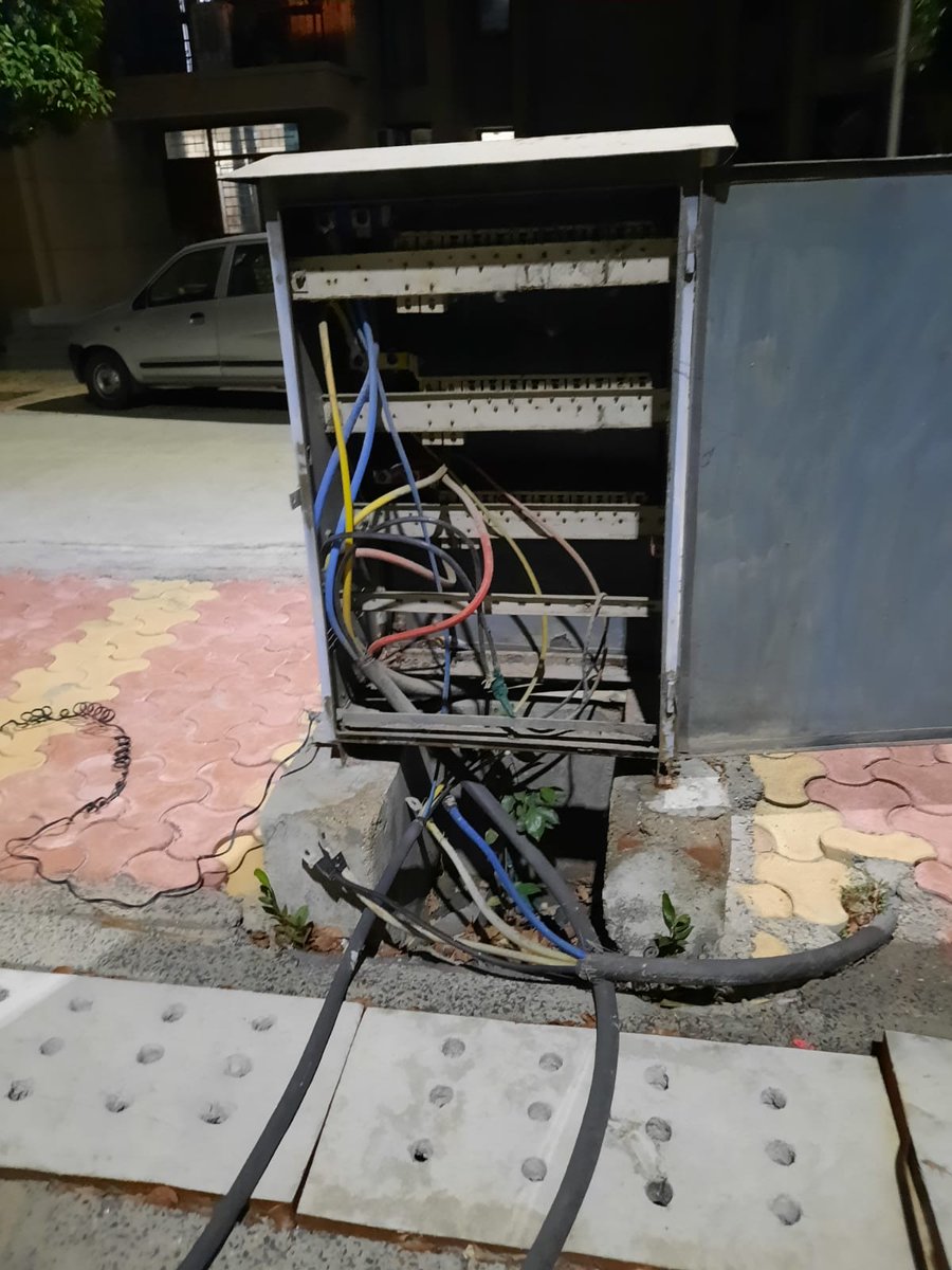ASHOKJ82's tweet photo. @EMofficeUP @UppclChairman @greenviewsec99  Jugad connections &amp; frequent load shedding Low Voltage? It's 2023, not the Stone Age! We deserve reliable electricity when we pay Higher electricity charges. Time to prioritize infrastructure upgrades &amp; ensure uninterrupted power supply https://t.co/OLBjfGwnyu