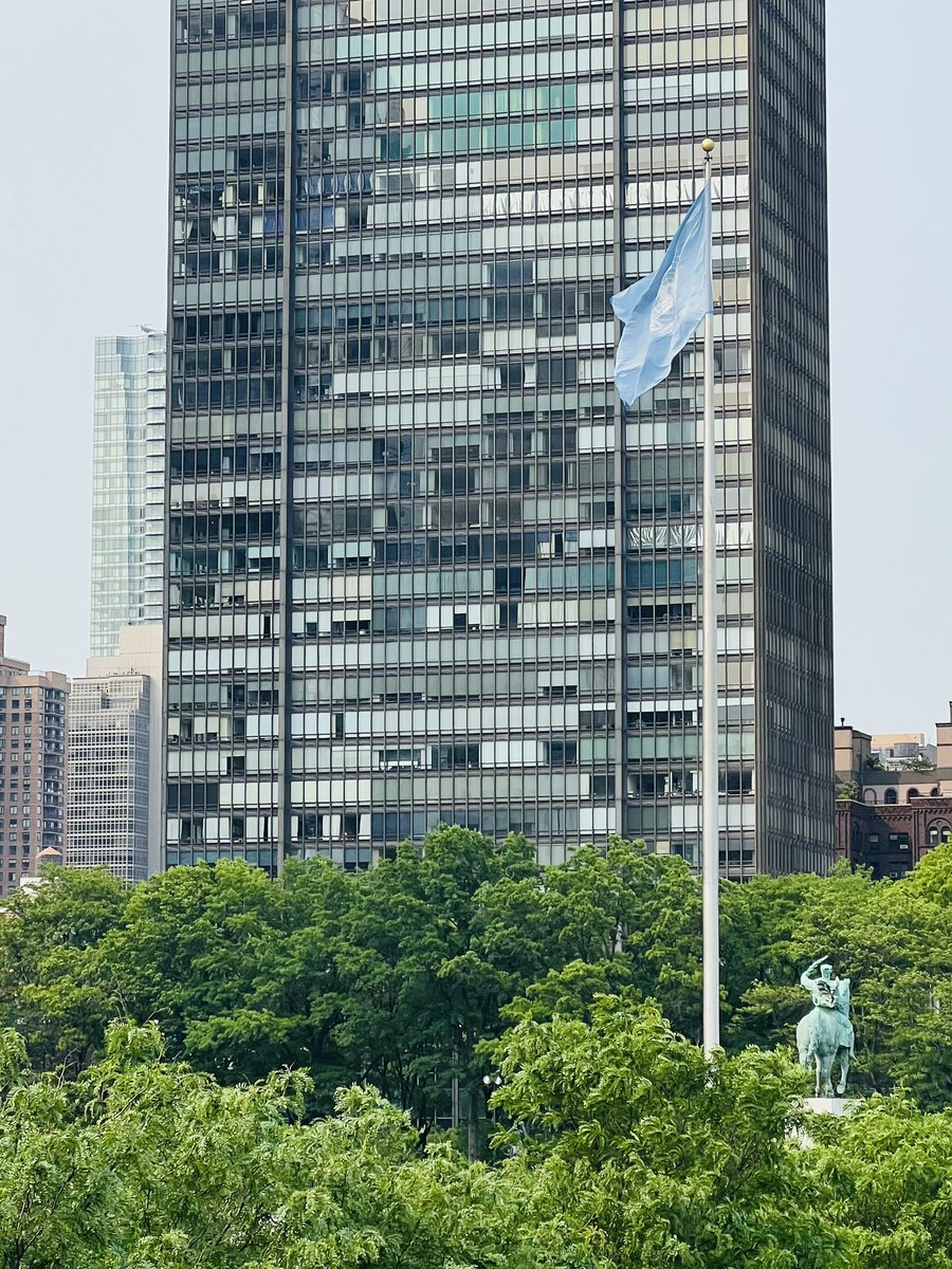 F2N_33's tweet photo. Inside the rooms of this building I’ve witnessed history being made, negotiations taking place, disputes being resolved, resolutions being adopted. Working in an office with the security council being the office next door was phenomenal. It’s always great to revisit the UN. 🇺🇳 https://t.co/okrbBYYmfl