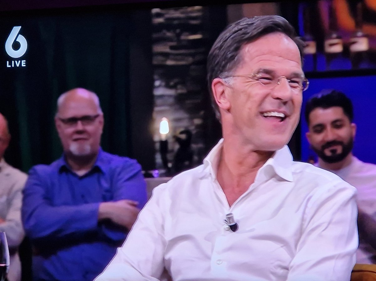 KAFKA_Dev's tweet photo. Boeren, KAPOT. Vissers, KAPOT. Toeslagen-ouders, KAPOT. De zorg, KAPOT. Ontvoerde kinderen, KAPOT. 
Enorme rijen bij de voedselbank...
En Rutte zit in TV'programma's te lachen en te doen alsof alles TOP gaat.

Doe een ❤️ &amp; RT als je wil dat deze psycho voorgoed VERDWIJNT! https://t.co/5UCBu58Vgt