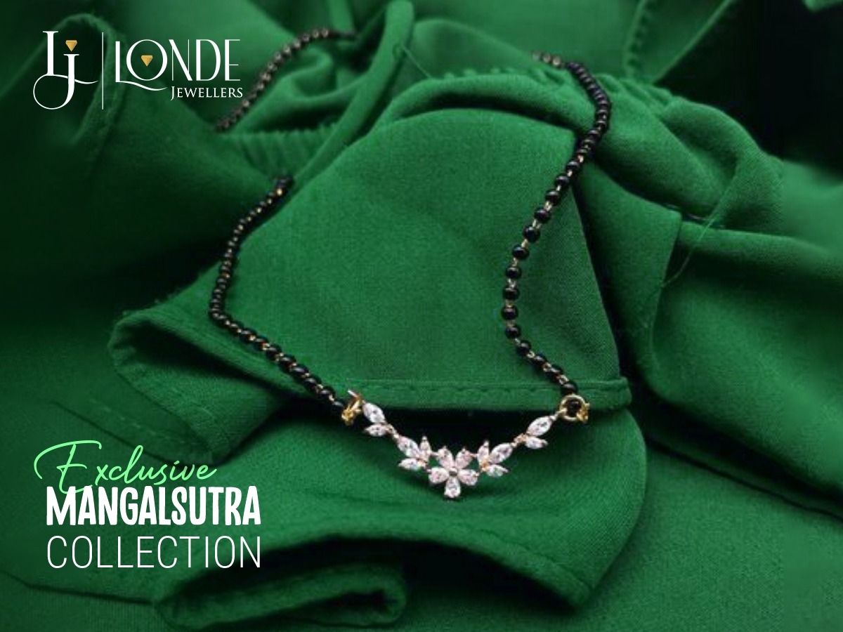 Celebrate love and elegance with our exquisite Mehendi and wedding ornaments, symbolizing endless possibilities. Visit Londe Jewellers for exceptional gold, platinum, and diamond jewellery.  
#LondeJewellers #mangalsutra #Weddingjewellery 
#Gold #silver #Nagpur