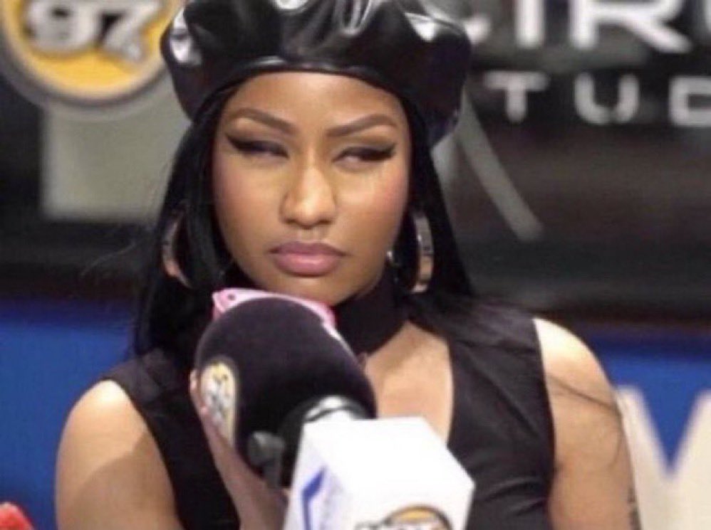 shesthat4oreign's tweet photo. @NICKIMINAJ “OnFolkNemGrave” Nicki not again 😂😂 who teaching you this Tae ? https://t.co/DPdOb8nb6R
