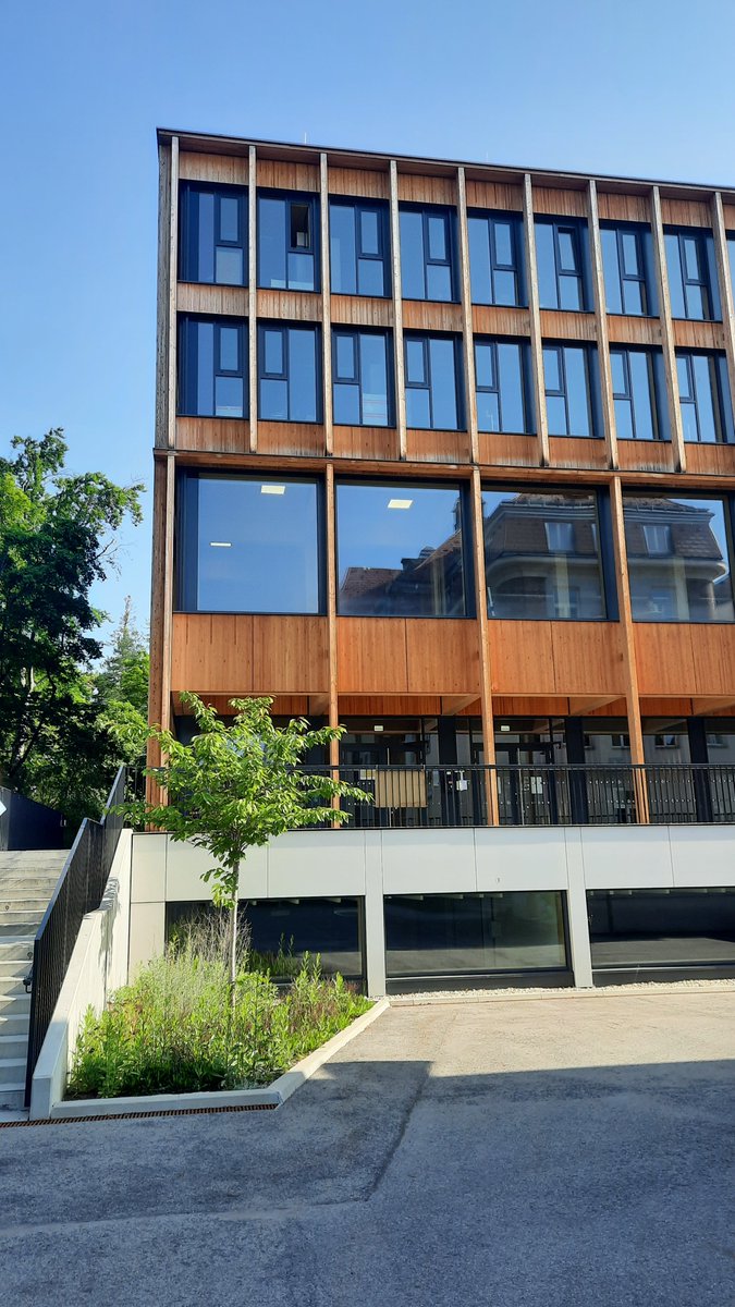 A great 8th edition of the International Workshop on the Sharing Economy in Vienna  #IWSE2023 congrats to <a href="/BOKUvienna/">BOKU University</a>  <a href="/wu_vienna/">WU Vienna</a> fab catching up with <a href="/space_sharing/">Maartje Roelofsen</a>  <a href="/slnoner/">Selin Oner</a> <a href="/MonyBernardi/">Monica Bernardi</a> <a href="/KFrenken/">kfrenken.bsky.social</a> <a href="/kgyodi/">Kristóf Gyódi</a> &amp; others 🙂