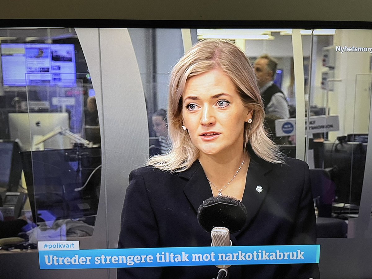 En justisminister bør i det minste være redelig. Men hun sier at Politiet har mistet virkemidler når Riksadvokaten har presisert at Politiet systematisk brukte dem feil. Og hun sidestiller avkriminalisering med legalisering. Inget av dette er redelighet. #polkvart