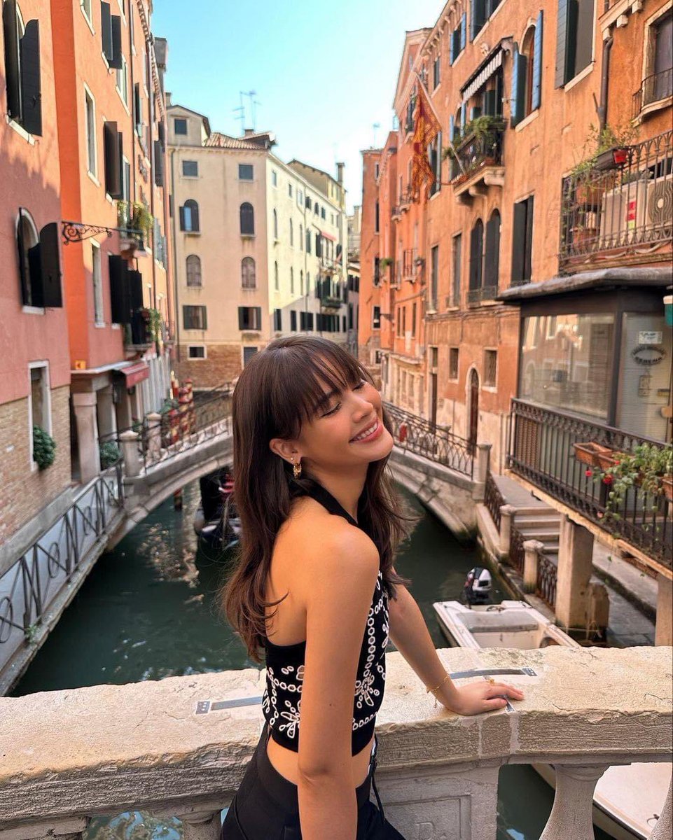 urassayas's tweet photo. Ciao! First stop Venice before the #LVCruise24 💃🏻🫶🏼❣️
#LouisVuitton https://t.co/wuX4UtC5Fn
