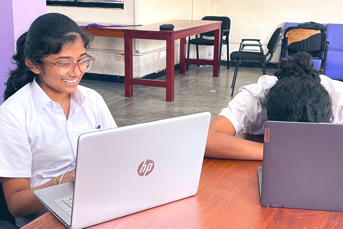 BSC_SSClubs's tweet photo. The final day for the #Yearbook deadline and these two stars were the last ones standing..
Maya was loving the photo aligning experience while Rashoda watched on, amused..
Thank you both for adding in the final touches 🐝✨🎉👏🏼
@BSColomboLK @BSC_Principal #GoBSC 💜 https://t.co/nPetzlXfKA