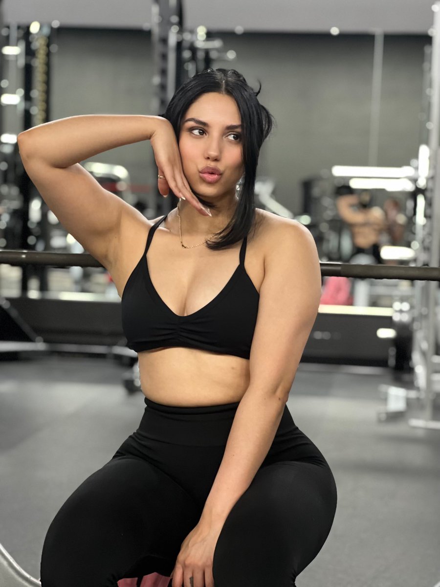 elisabella 🦋 tweet media