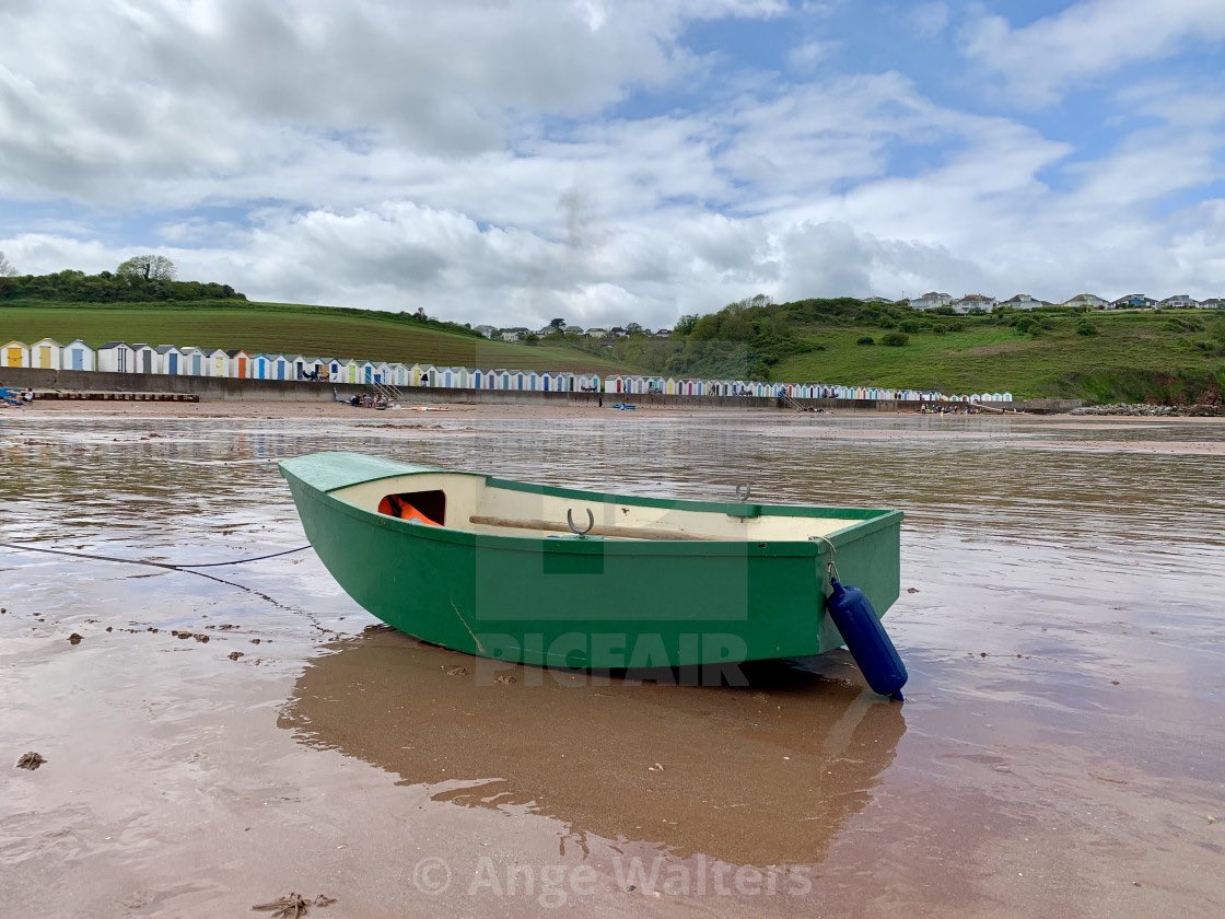 Photo of the day…..
Keep rowing, you’ll get there‼️
#broadsands #boat #beach #beachhuts #beachlife #plymouthphotographer #beachesofinstagram #torbay #boatsofinstagram #southwestengland #rowingboats
@EnglishRiviera @VisitDevon @Torbay_Council 

ange21.picfair.com/pics/017312201…