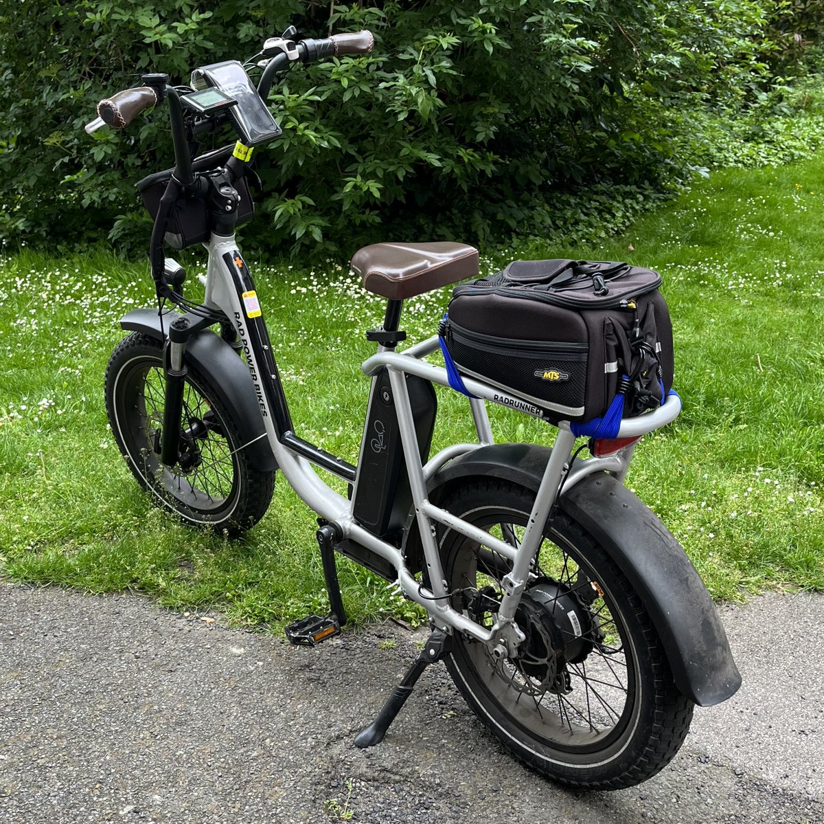 One of the smartest investments I ever made was my #RadRunnerPlus #ebike. It saves me money, improves my commute and gets me outside more than before. Get £50 off your first purchase of any #RadPowerBike with my referral link: rwrd.io/puihn0y?c // @radpowerbikes #riderad
