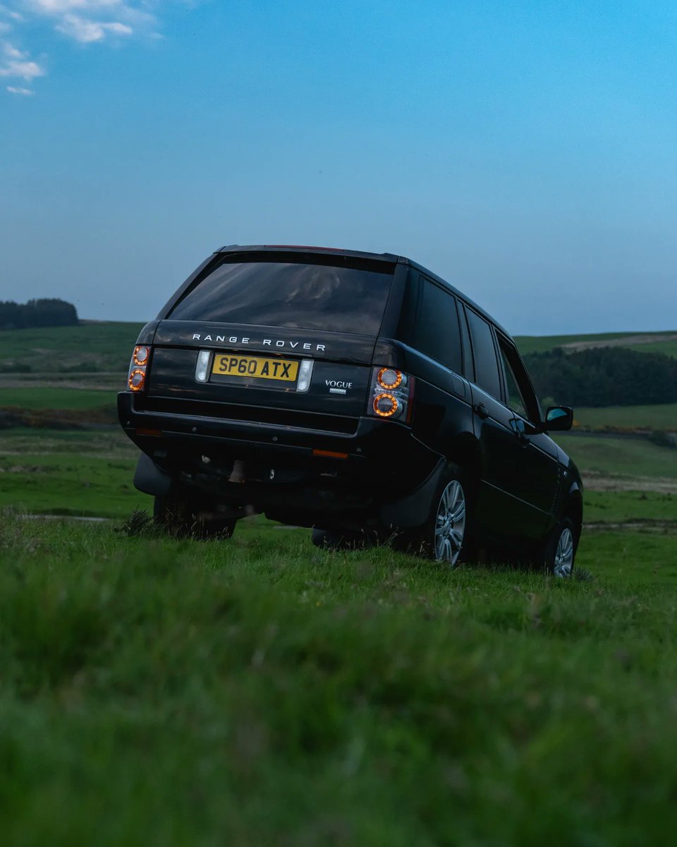 A few dusk shots I snapped several weeks ago. The vehicle I have in my hands at any given time is typically subjected to many pix
🚙 #5SpeedAutomotive 
📷 <a href="/landroverpa/">landroverphotoalbum</a>
 #LandRover #TDV8 #L322 #RangeRover #landroverphotoalbum #inkyenston #landroverevolved #Snowdonia