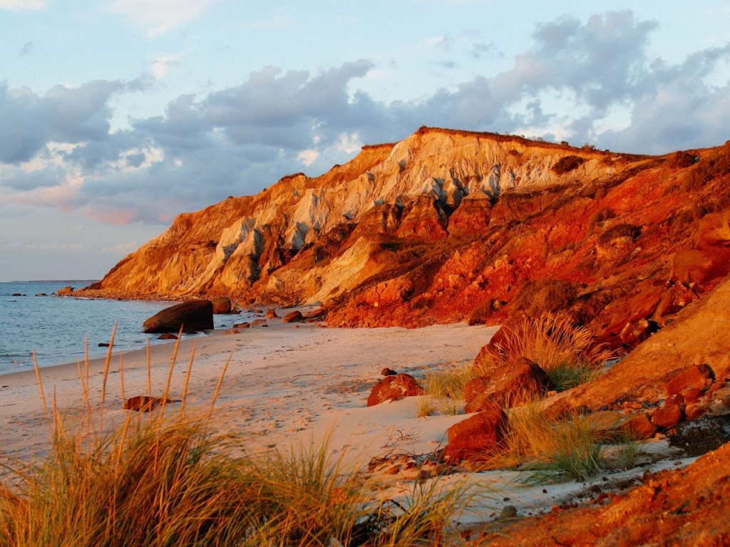 lineupping's tweet photo. Sailing to the Aquinnah Cliffs, where #clay welcomes you with its motley faceting 

📍Martha's Vineyard, a #travel tip for @VisitMA

Find out more #destinations on https://t.co/KI6zQj4kXH and @lineupping

📸 @ThisWeekMV

#festivalfrontiers 
#visitMA
#visitUSA
#atlantic 
#ocean https://t.co/7DyU8FbLRL
