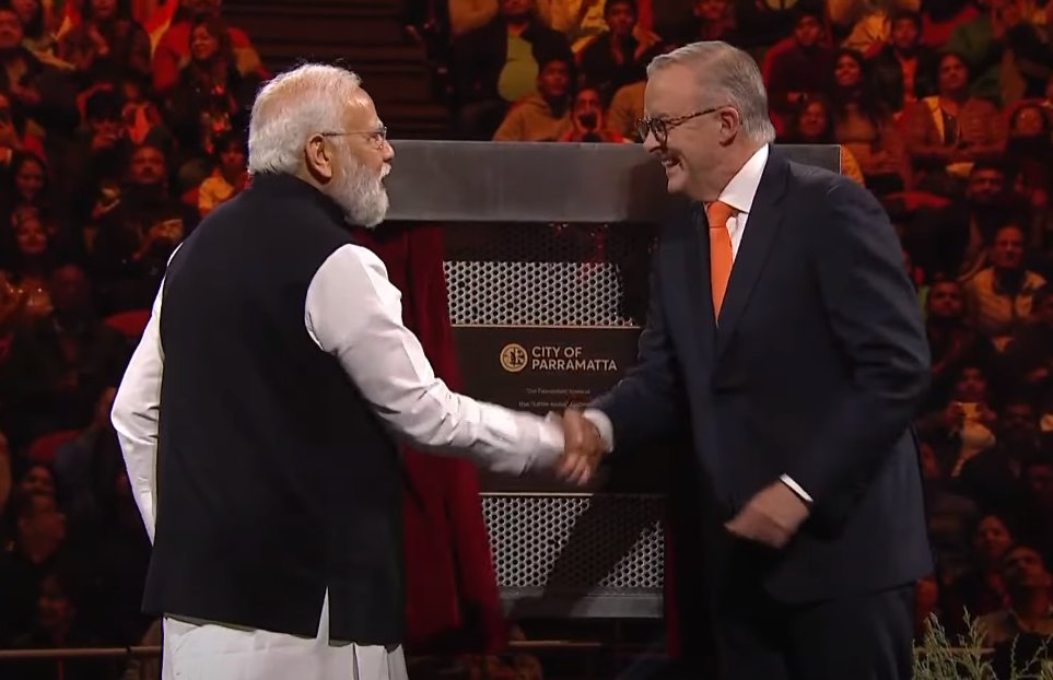 Rajannaikbjp's tweet image. #PMModiInAustralia 
पंतप्रधान मोदींनी नेहमी प्रमाणे ऑस्ट्रेलिया मध्ये सुद्धा स्टेज गाजवलं ! पण, या भेटीच्या आधी घडलेल्या काही गोष्टी फार महत्वाच्या आहेत, ज्या भारतीय डाव्यांनी समजून घेतल्या पाहिजेत. 

⭐️ऍंथोनी अल्बनीझी, ज्या पक्षाचे नेतृत्व करतात तो पक्ष ऑस्ट्रेलिअन लेबर पार्टी…