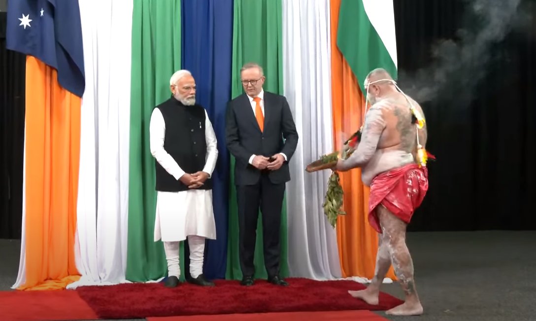 Rajannaikbjp's tweet image. #PMModiInAustralia 
पंतप्रधान मोदींनी नेहमी प्रमाणे ऑस्ट्रेलिया मध्ये सुद्धा स्टेज गाजवलं ! पण, या भेटीच्या आधी घडलेल्या काही गोष्टी फार महत्वाच्या आहेत, ज्या भारतीय डाव्यांनी समजून घेतल्या पाहिजेत. 

⭐️ऍंथोनी अल्बनीझी, ज्या पक्षाचे नेतृत्व करतात तो पक्ष ऑस्ट्रेलिअन लेबर पार्टी…