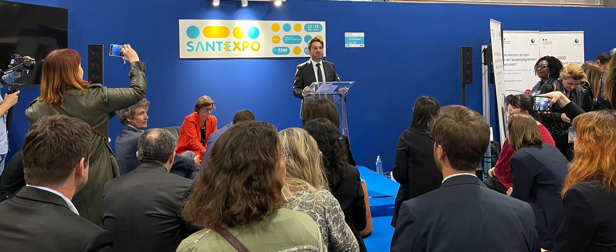 Accueil par <a href="/ArnaudRobinet/">Arnaud Robinet</a> de la Ministre déléguée chargée de l’Organisation territoriale et des Professions de santé <a href="/agnesfirmin/">Agnès Firmin Le Bodo</a> venue ouvrir le village des métiers de la #sante aujourd'hui 

<a href="/ParisSANTEXPO/">SantExpo</a>