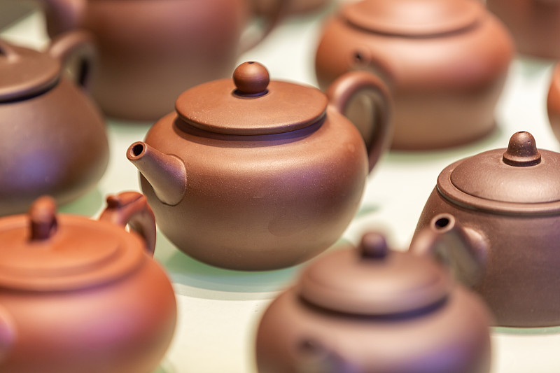 Zi sha Pot Tea Set

Zi sha pot with Chinese charm, made of the finest zi sha mineral clay. The trace elements in the mineral clay are also very beneficial to the human body. 

#tea #zishapot  #teaset #teapot #potset #drinktea
#teashop #chinaculture #chinacup