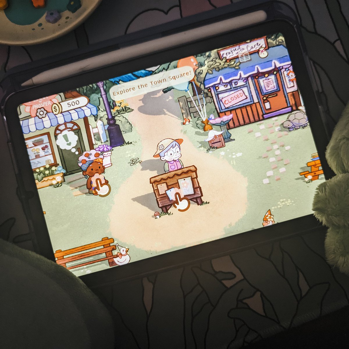 cozy_britt's tweet photo. I couldn't wait for this adorable game to be released on android, so I downloaded it on my iPad! It's so cute!!! And the art style is beautiful! @grannygreengame https://t.co/Mb8KsASTIr