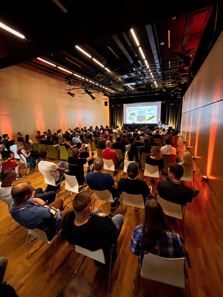 code_europe's tweet image. Tomasz Jakóbiec (@ROKAutoEMEA) put emphasis on the importance of 🏛️ architectural thinking in #SoftwareDevelopment. ⌨️

#ApplicationArchitecture #CodeEurope #CodeEurope23