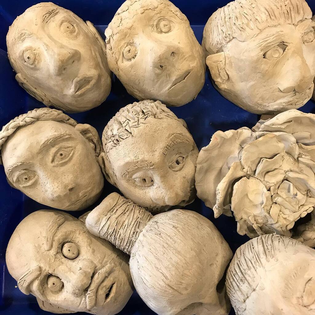 Ready for firing ! 👌🏽👏🏽👏🏽👏🏽
.
.
.
.
#clay #clayportrait #clayinschool #year9 #workinginclay #3d 
#new #tryingnewthings