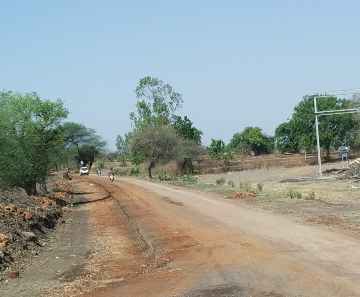 Bandhuji's tweet image. Nitin ji Its Remarkable and appreciable 100 KM 100 Hours. At MHOW, the Birthplace of Dr. Ambedkar. 2 Lane 4 KM is under construction for 2 yrs. It may take another year to complete. Please check.