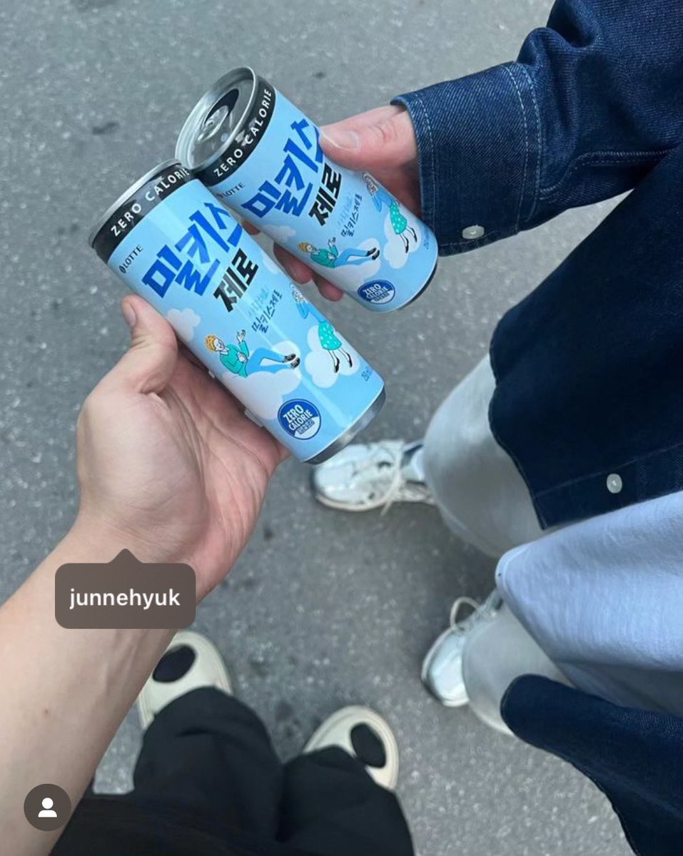 Repost IG story @junnehyuk 

Bestie sharing Zero Calories drinks

🦊
@seo_cccc #SeolnGuk #SeoInGoogy #서인국 #서잉구기 #ソイングク #徐仁國 
@aermusic_official #AERMUSIC
@ruff.d.crew @ruff.d.dive