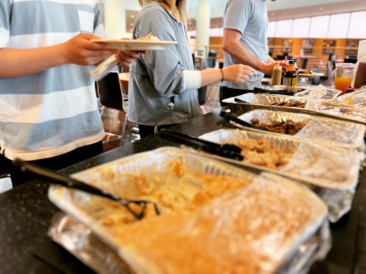 DBBSSAC's tweet image. Another amazing event by International Student Committee: International Student Mixer with good food and board games 🥗🎲