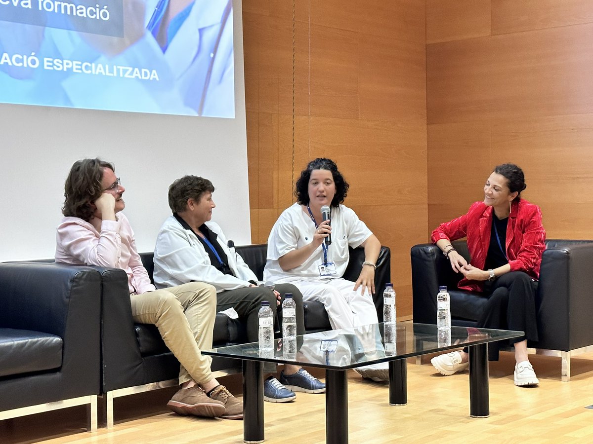 parctauli's tweet photo. Ana Gil, primera resident infermera de Geriatria al Parc Taulí, que ara finalitza:”L’especialitat infermera  és una gran oportunitat de formació específica en un tipus de cures: no és el mateix un procés de salut mental que un de geriatria”. https://t.co/BtPoe4UuX7