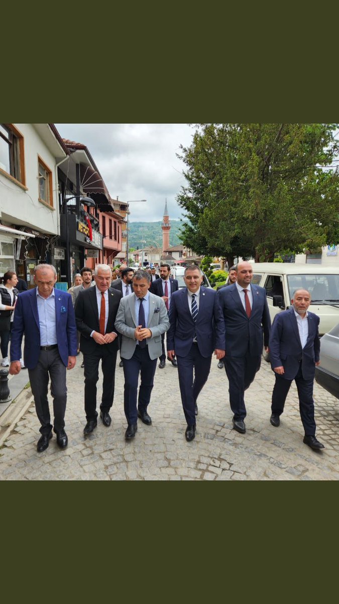 Millet İttifakı 6 İl Başkanı olarak Sapanca’da esnaf ziyaretlerinde bulunduk.Sapanca esnafına ilgilerinden dolayı teşekkür ediyoruz.28 Mayısta Sapanca’yı DEĞİŞİME hazır gördük.TEŞEKKÜRLER SAPANCA.