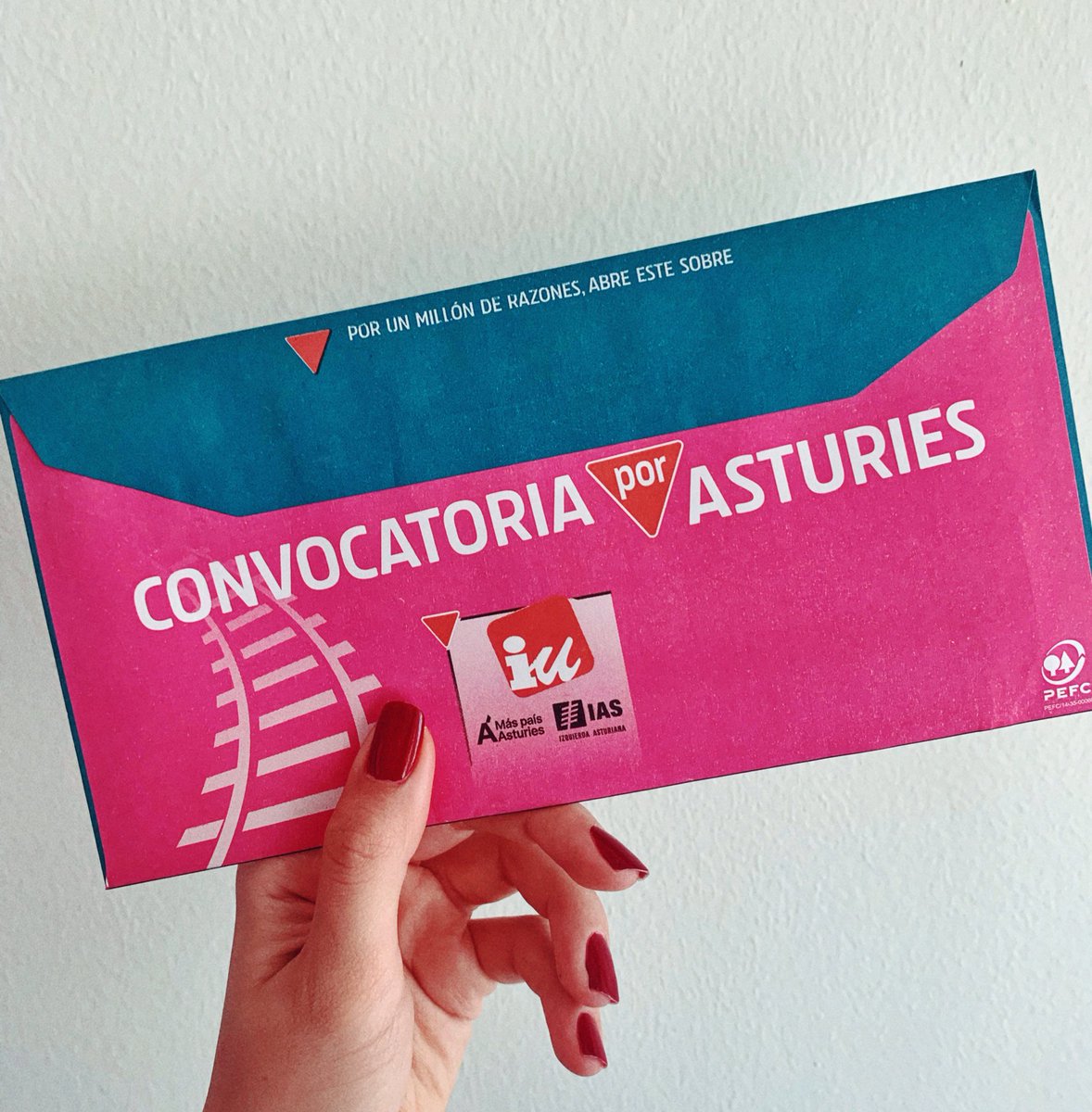 Más Asturies 🇵🇸 (@mas_asturies) on Twitter photo 🗯Tenemos los sobres más chulos, las mejores candidatas y candidatos, el proyecto más sólido y un millón de razones.
💌Por un millón de razones, abre el sobre.
✊🏼Por un millón de razones, el próximo #28M vota #ConvocatoriaXAsturies.
<a href="/iuasturias/">IU Asturias 🇵🇸</a> <a href="/iaspuntuas/">Izquierda Asturiana</a> <a href="/Mas_Asturies/">Más Asturies 🇵🇸</a> 🗯Tenemos los sobres más chulos, las mejores candidatas y candidatos, el proyecto más sólido y un millón de razones.
💌Por un millón de razones, abre el sobre.
✊🏼Por un millón de razones, el próximo #28M vota #ConvocatoriaXAsturies.
<a href="/iuasturias/">IU Asturias 🇵🇸</a> <a href="/iaspuntuas/">Izquierda Asturiana</a> <a href="/Mas_Asturies/">Más Asturies 🇵🇸</a>