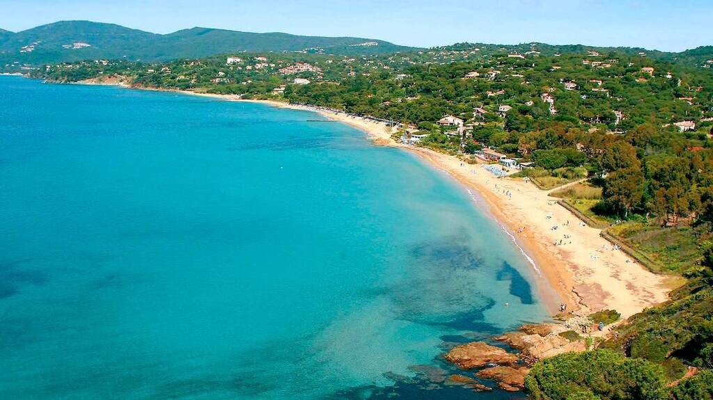 MaisonDesLices's tweet photo. Gigaro Beach (Plage de Gigaro) is the most extensive sand beach 🏖 in La Croix Valmer, known for its narrow shoreline, calm swimming waters and lifeguard. Perfect place to enjoy the hot weather!
https://t.co/a77fzSfbUR

#swimming #gigarobeach #whitesand #holiday https://t.co/s98rQmbLcL