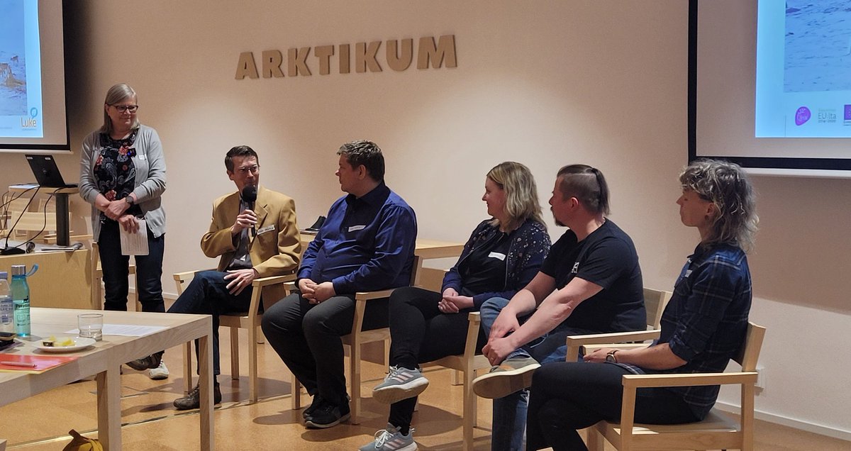Arctic_Centre's tweet photo. #CLIMINI-seminaarin paneelikeskustelu alkaa kysymyksellä hyvästä ilmastosopeutumisesta porotaloudessa. Panelisteina Veikko Maijala ja Iida Melamies @LapinAMK, Leo Aikio @Saamelaiskaraja, Janne Mustonen Poikajärven plk, ja Sanna Hast @paliskunnat. @STuulentie @LukeFinland moderoi https://t.co/XFCitD7u5L