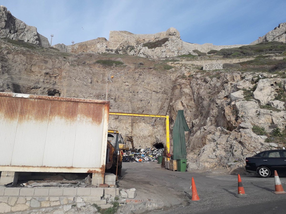 Please move this open-air rubbish dump. It's right beside a heritage site. Passers-by &amp; athletes at the Lathbury Stadium are complaining about stench. #Gibraltar <a href="/ThinkingGreenGI/">Thinking Green GI</a>