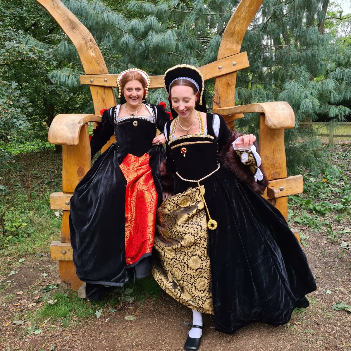 Girls Just Wanna Have Fun 🩷

Anne Boleyn and Catherine Howard @KnebworthHouse 

#girlsjustwannahavefun
