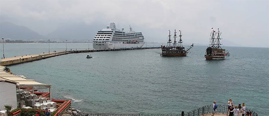 Sirena kruvaziyeri Alanya Limanı'na demirledi - ift.tt/jesDAlh