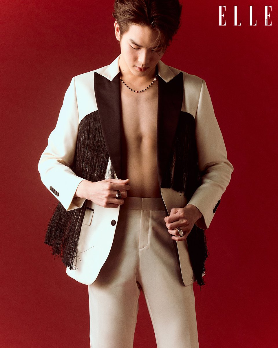 ELLEThailand's tweet photo. #ELLEMay2023 เตรียมฉีกสัญญาแม่ลูกอีกรอบ! เอาใจแฟนๆ กับภาพช็อต��อ็กซ์คลูซีฟที่ไม่ได้ตีพิมพ์ในนิตยสารของหนุ่ม ปิง กฤตนัน @PKrittanun จากคอลัมน์ Personality ประจำเดือนพฤษภาคม 2023 ร้อนแรงสุดๆ ไปเลยว่าไหม?

#ELLEThailand 
#MeenPing #มีนปิง 
#pingkrittanun #ปิงกฤตนัน https://t.co/voPxp5wUuu
