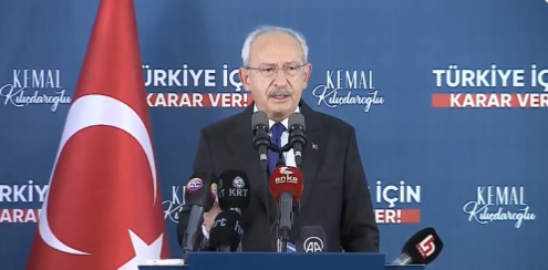 Kılıçdaroğlu:

''Asla ve asla Türkiye'yi bir sığınmacı deposu yapmayacağız ve Türkiye'yi buradan kesinlikle çıkaracağız. Suriye ile de barışı sağlayacağız.