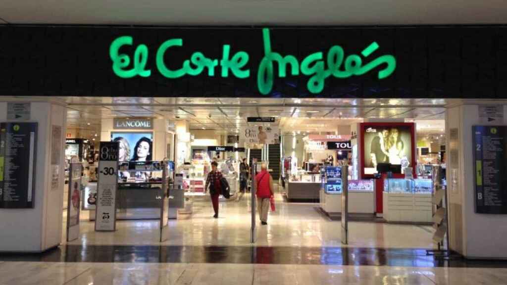 El último bombazo de El Corte Inglés: un televisor de calidad y diseño por menos de 170 euros ift.tt/XeKL7HS