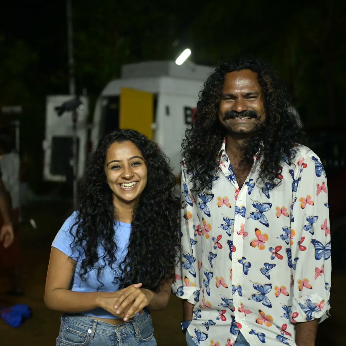 Congratulations dear @darshanarajend  for the film critics award 2022.
The curly hair team #purushapretham
#DarshanaRajendran
#purushapretham
#filmcriticsaward
#bestactress 
#jayajayajayahey
#curlyhair
#productioncontroller