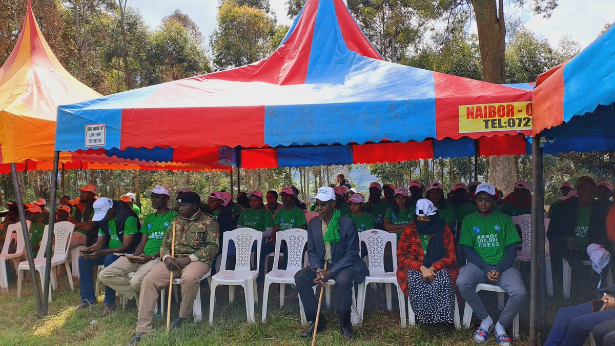 yfga_kenya's tweet photo. As we commence our #Narok100000trees  planting today we recognise the efforts of RDU and KFS in helping to protect our forests
Mr. Geoffrey nyagaka of RDU recognises the importance of #youths in #environmentalconservation
#15billiontrees 
#Jazamiti
#FutureinamillionTrees https://t.co/oUGVjoSp5U