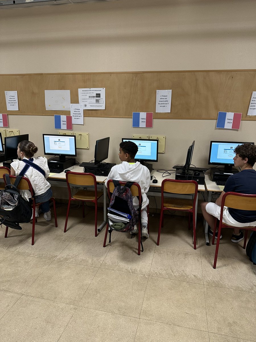 NatachaChicot's tweet image. #TIMSS_2023 c’est parti pour le @CollegeSlv avec 26 élèves de 4ème qui représentent la France comme près de 5000 autres collégiens ! Des élèves bien accompagnés par une équipe d’enseignants motivés.  RDV dans quelques mois pour les résultats !