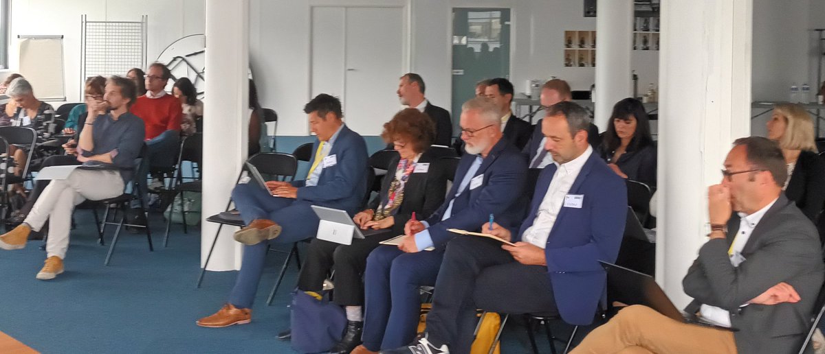 nicdurupt's tweet image. #ouverture #session9 #cycleIH2EF 
Une ultime session d'étude: la mise en réseau des acteurs dans la synergie #Poitierscapitaledeleducation
@CTorossian_Off @reseau_canope 
Bientôt ⏱️ du rapport!