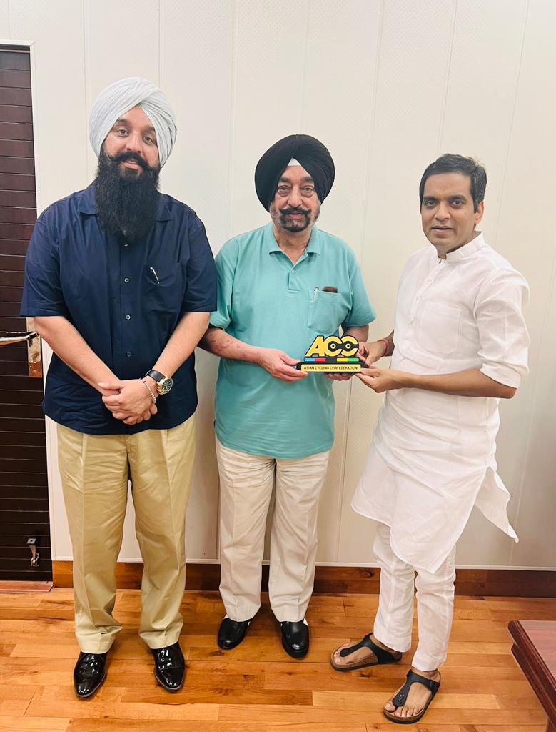 Sh. Pankaj Singh, President, Cycling Federation of India officially unveiled the new Logo of the CFI  along with Maninder Pal Singh, Secretary General, CFI in the presence of Mr. Onkar Singh,Sec. General, Asian Cycling Confederation. <a href="/PankajSinghBJP/">Pankaj Singh</a> 
#cyclingfederationofindia