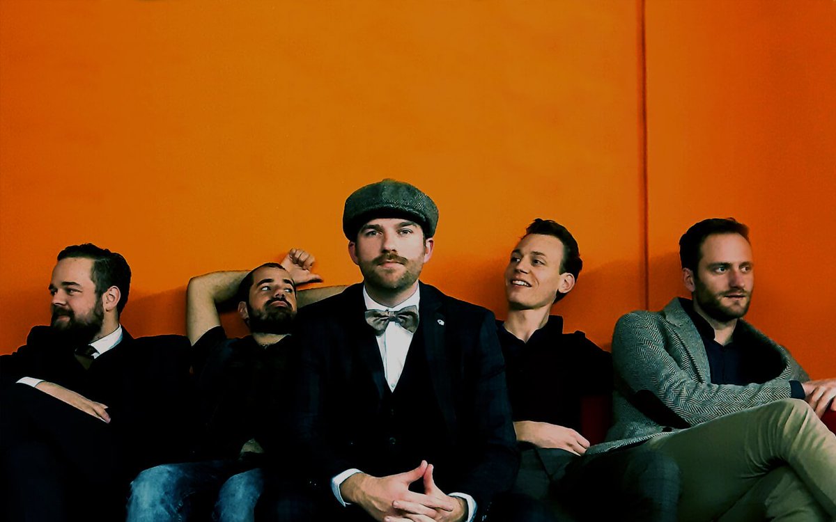 Gijs de Groot, zanger/frontman van Them Dirty Dimes was te gast in Perestrojka. Presentator @annejantoonstra  sprak met hem over zijn muzikale ontwikkeling, de oprichting van de band en het nieuwe album. 
glasnostici.nl/2023/05/23/per…