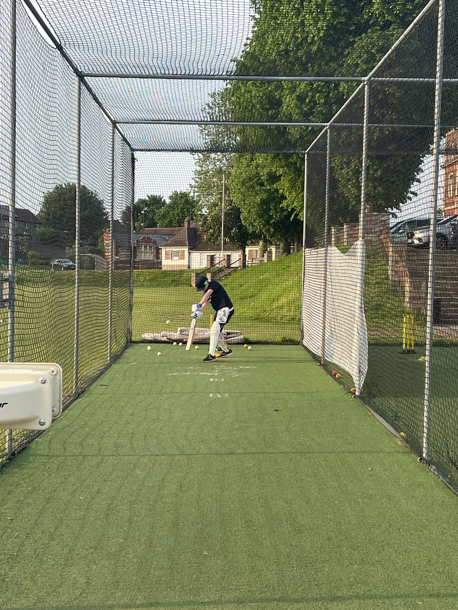 DFCALtd's tweet photo. Advanced Cricket on a lovely summers evening @ Collegiate School #FFDrives #FFDEF #PullShots with @BOLABallMachine #development #buildingfoundations https://t.co/80e2ohmYDW