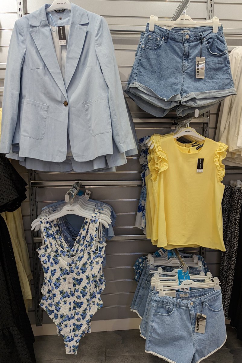 AlhambraCentre's tweet image. Garden party chic is the vibe of @SelectFashion's new Summer collection 😍🌸🌼

Dresses, jumpsuits, kimonos and wedge sandals - get all you need for the perfect Summer wardrobe!

#SlayInSelect #SelectStyle #SummerFashion