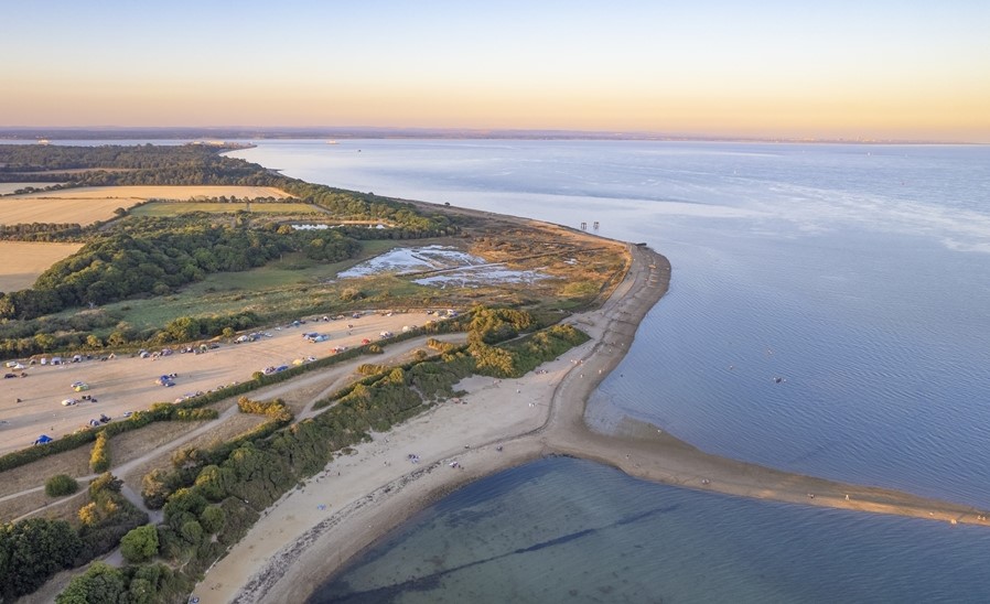 Looking for overnight stays in incredible locations for the lowest price?  Hampshire has you covered.

Read our blog on pretty places to pitch your tent in Hampshire visit-hampshire.co.uk/ideas-and-insp…

📸 Lepe Beach Campsite